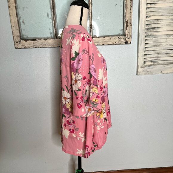Beautiful NWT Floral Blouse by Sanctuary - Picture 5 of 9